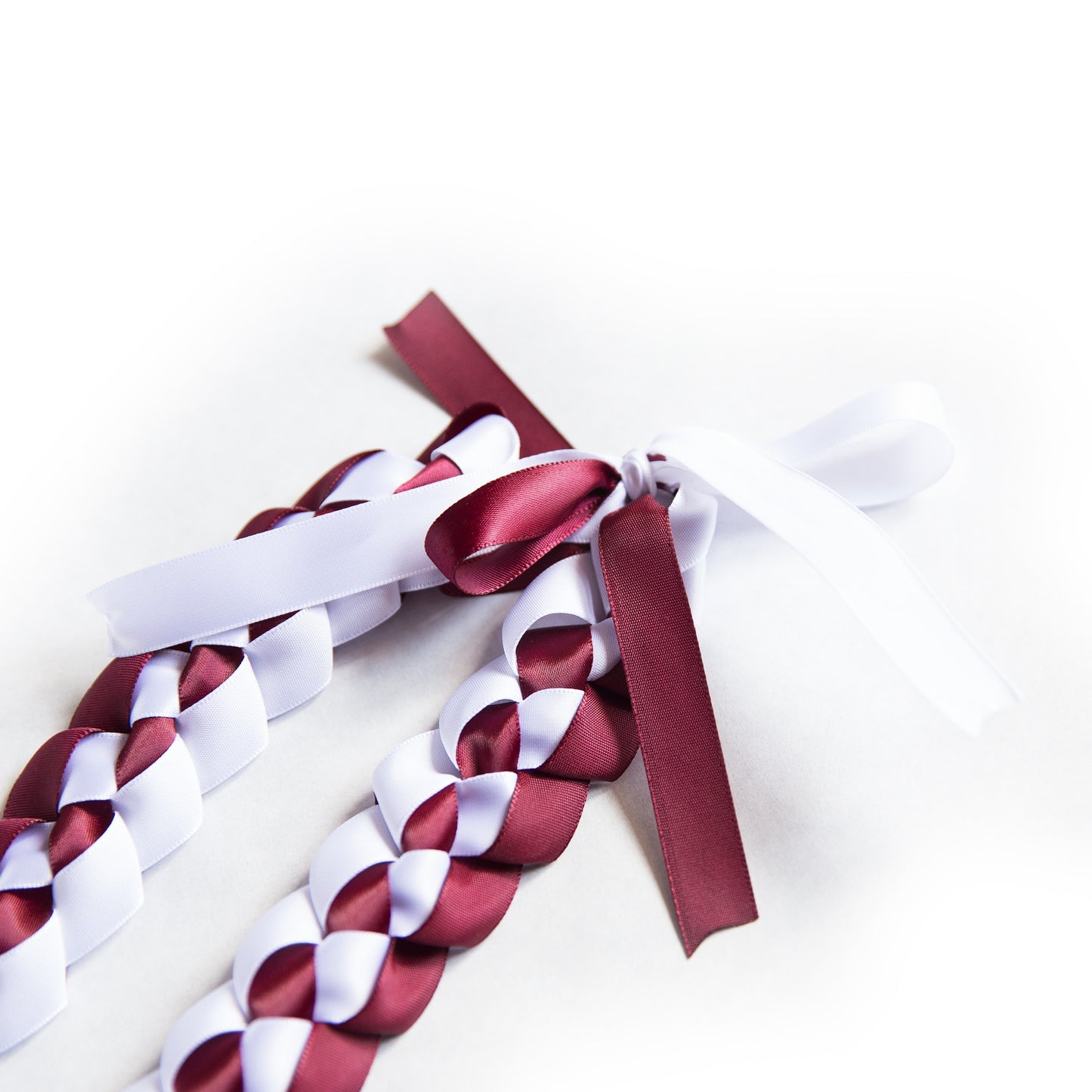 Ribbon Lei - Maroon & White